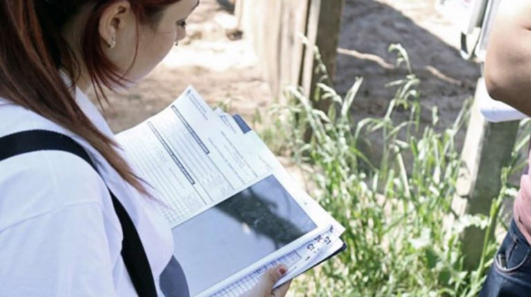 Una censista salteña tocó el timbre y la recibieron con una paliza: la atacó la exmujer de su marido