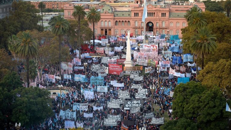 Presentaron un proyecto de ley para sancionar con la quita de planes sociales a las organizaciones que realicen piquetes