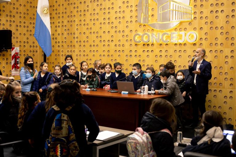 Alumnos de Los Caldenes visitaron el Concejo Deliberante