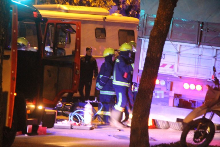 El fiscal Guillermo Komarofky dio detalles del trágico accidente fatal de calle 21: “El perro no tiene dueño, es callejero y deambula por la zona”