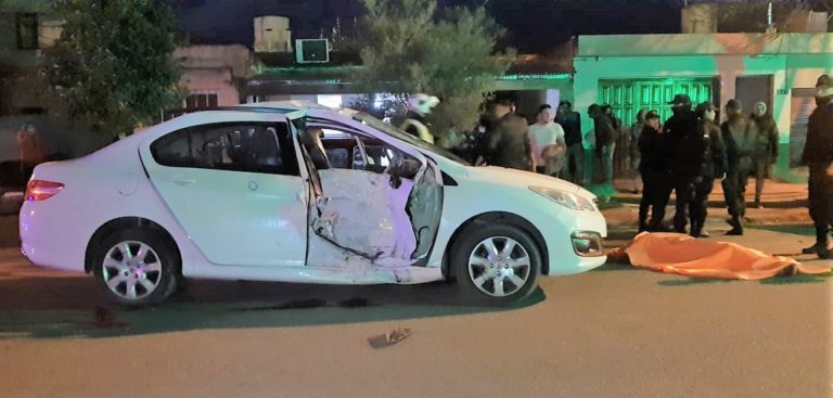 Accidente fatal en General Pico: Un motociclista murió tras chocar con un auto
