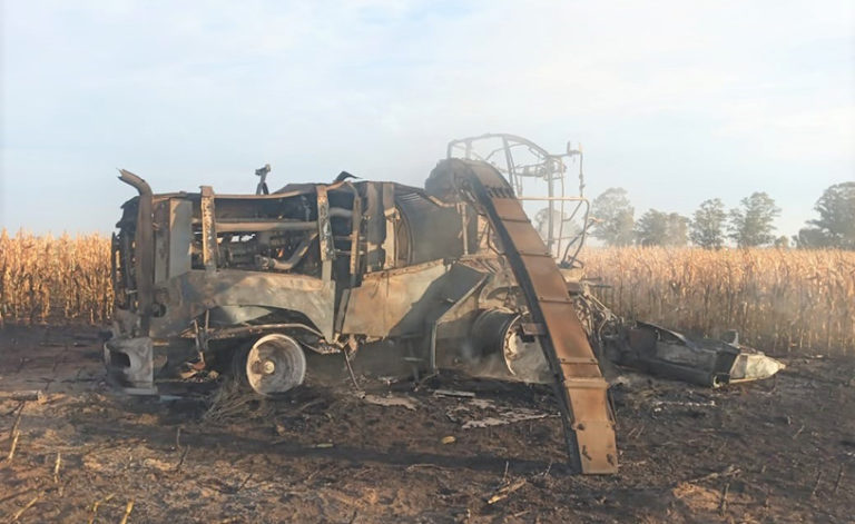 Incendio de picadora en zona rural: “Se produjo por un desperfecto mecánico, no hubo heridos”