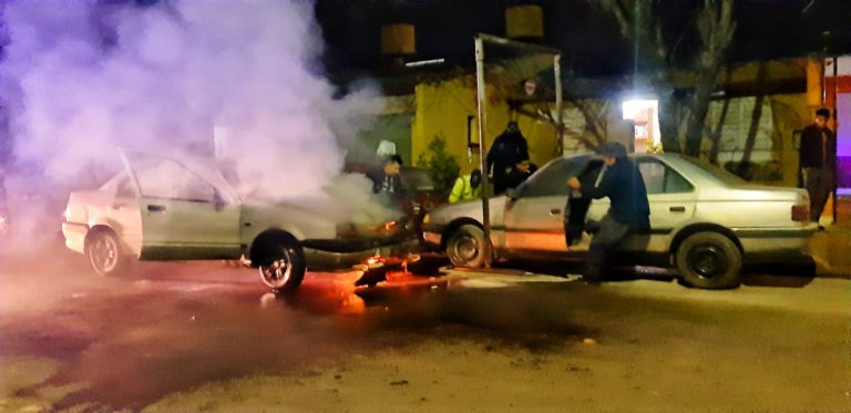 Un auto se prendió fuego en la madrugada