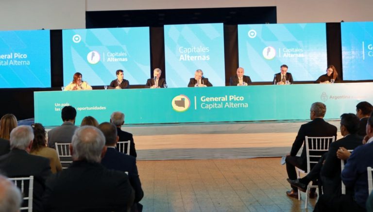 VIDEO: Alberto Fernández encabezó el acto del gabinete federal del programa Capitales Alternas en General Pico