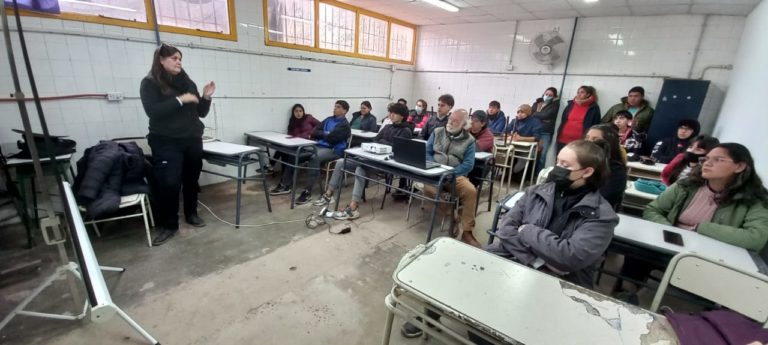Capacitación sobre triquinosis para estudiantes secundarios con orientación agrotécnica