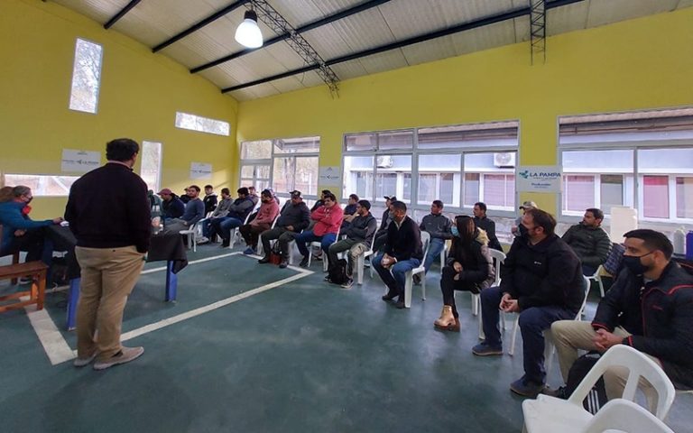 Este martes se dicta el curso de “protocolos y normativas vigentes” en el marco de la Ley de Plaguicidas