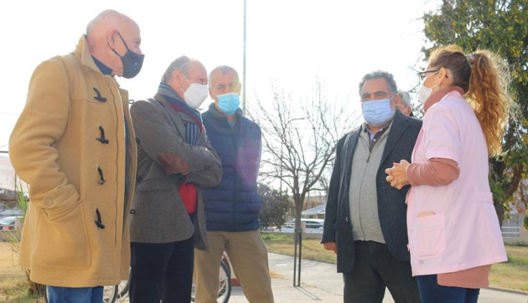 El Hospital de Quemú recibió la visita de funcionarios de Salud: “Fueron tiempos difíciles de afrontar, solo tenemos palabras de agradecimiento”
