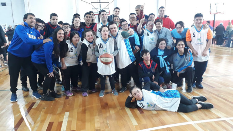 BÁSQUET INCLUSIVO: El equipo piquense para personas con síndrome de Down tuvo una enorme actuación en Córdoba