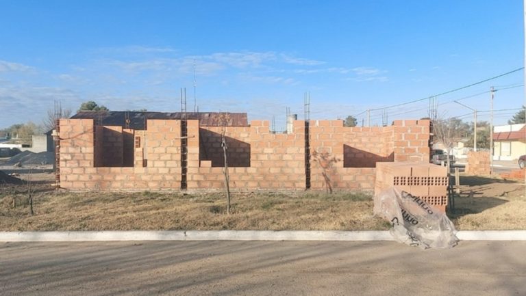 Construyen un nuevo edificio para los talleres municipales de Villa Mirasol