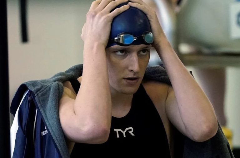 La Federación Internacional de Natación prohíbe la participación de atletas transexuales