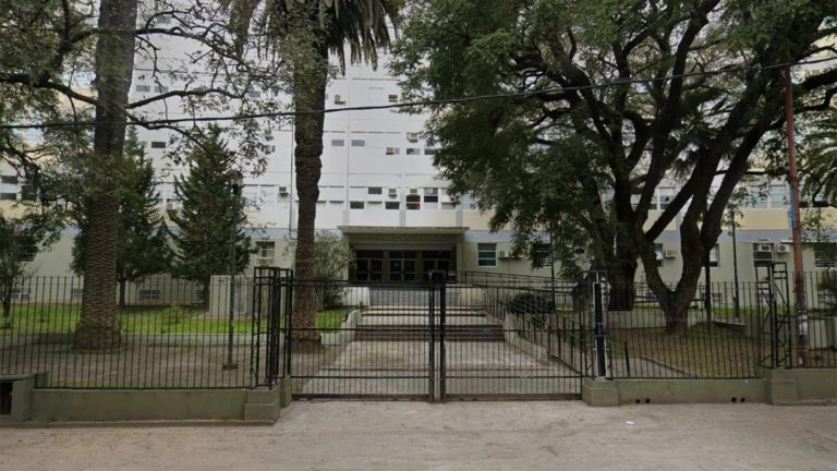 Bochazo en Medicina de La Plata: 800 alumnos reprobaron un parcial y hay polémica