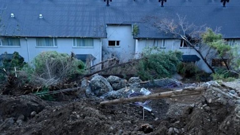 Alud en Bariloche: hubo que remover 50 toneladas de barro para dar con el matrimonio desaparecido