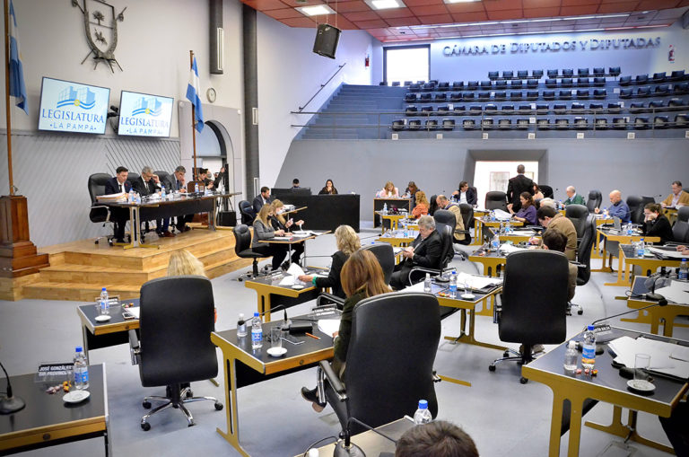 Se aprobó en Diputados el acta de compromiso para la construcción de 1.100 viviendas en La Pampa