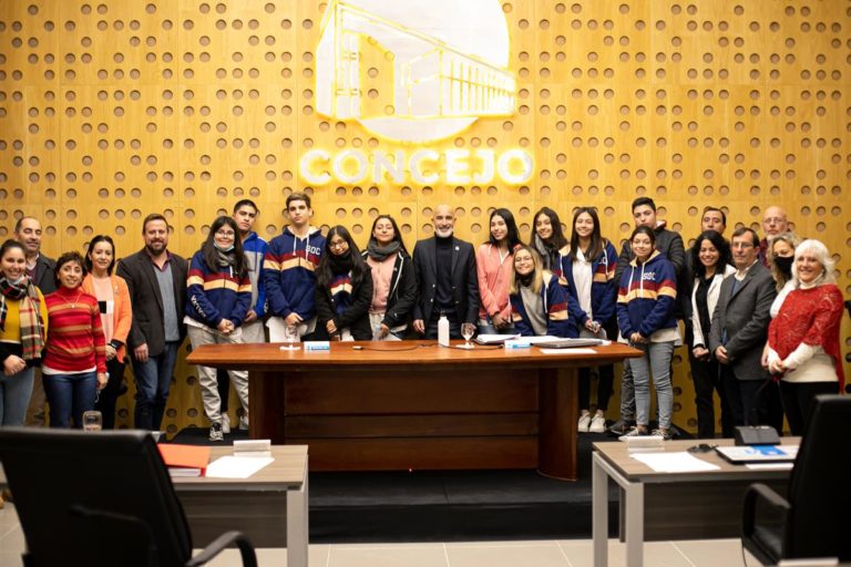 Estudiantes del colegio República de El Salvador visitaron el Concejo Deliberante