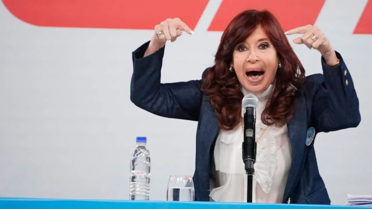 En el acto de la CTA, Cristina Kirchner denunció un “festival de importaciones” y apuntó contra el Banco Central, la AFIP y el ministerio de Producción
