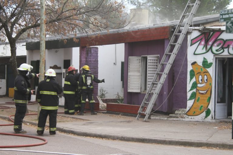 INCENDIO DE VIVIENDA EN CALLE 32 Y 105: La familia afectada necesita muebles, ropa de nene y calzado