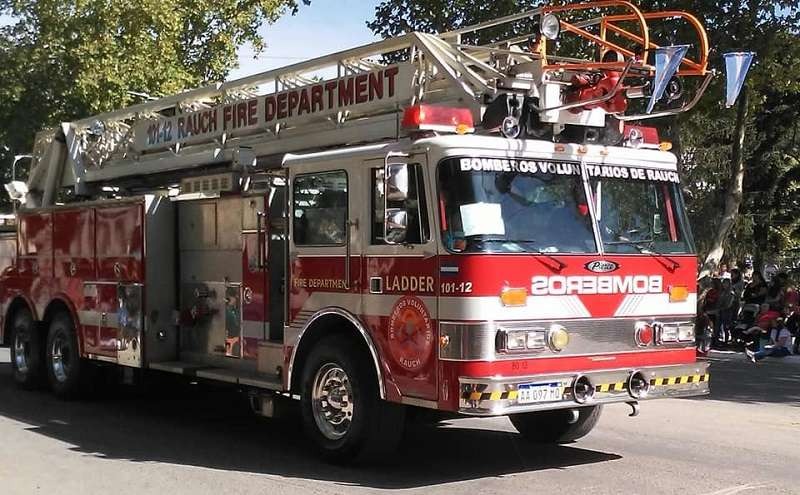 El gobierno tendría en estudio la compra dos autobombas con escaleras mecánicas para los cuarteles de bomberos de General Pico y Santa Rosa
