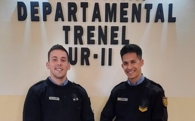 ¡VERDADEROS HÉROES!: Policías de Trenel rescataron a un hombre que amenazaba con arrojarse al vacío desde un molino
