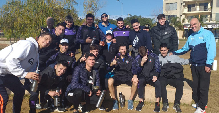 ¡HERMOSA POSTAL BIEN ‘DECANA’!: El plantel de Pico FBC ya está en Entre Ríos preparando la gran final frente a “La Unión” de Colón