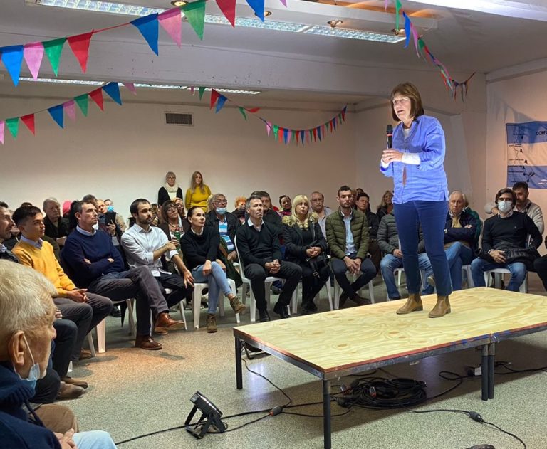 Patricia Bullrich brindó una charla abierta en General Pico