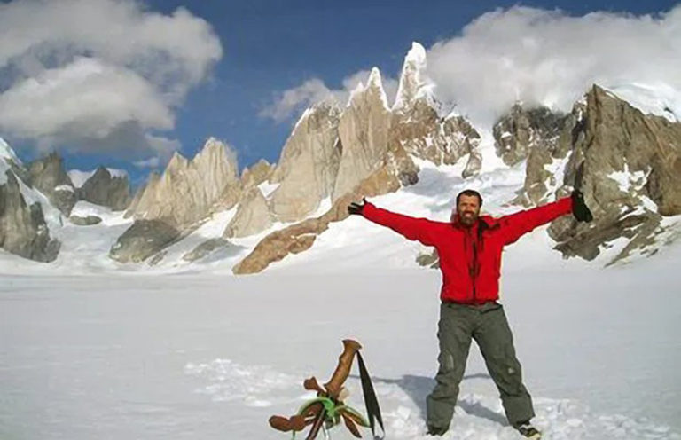 “DE LA PAMPA AL EVEREST”: Hernán Carracedo, la historia del piquense que conquistó la cima: “Es el pico más alto del planeta, para nosotros tuvo mucho valor”