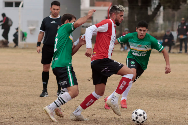 Empató Costa y Alvear FBC cerró invicto el Torneo Apertura al ganar el clásico ante Ferro