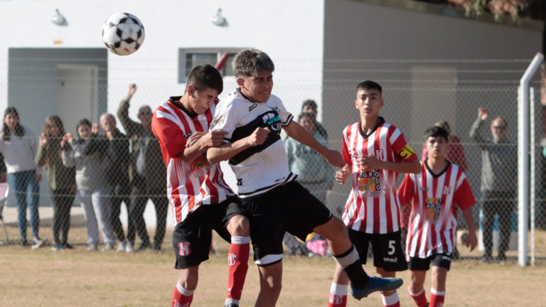 Inferiores Liga Pampeana: Costa y Pico FBC se repartieron victorias y un empate lleno de goles