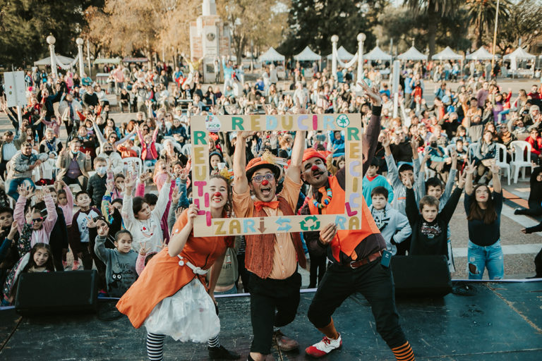 Exitoso festival por el Día del Ambiente en la explanada municipal: “Estamos muy conformes con la respuesta de los vecinos, habrá más actividades como estas”