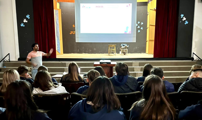 Continúan las charlas sobre Presupuesto Participativo Juvenil en los colegios piquenses