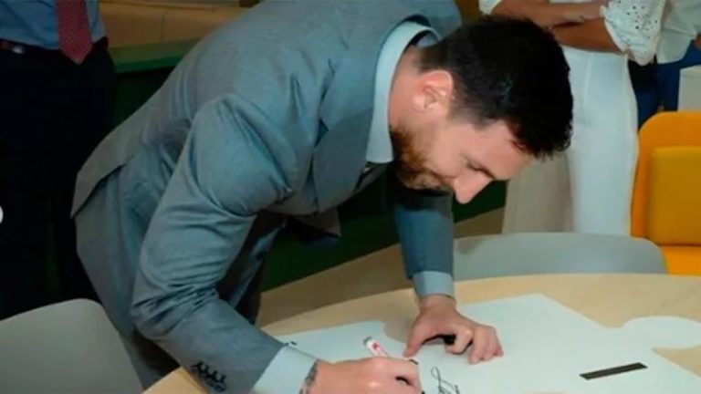 Messi inauguró el nuevo centro de cáncer pediátrico de Barcelona
