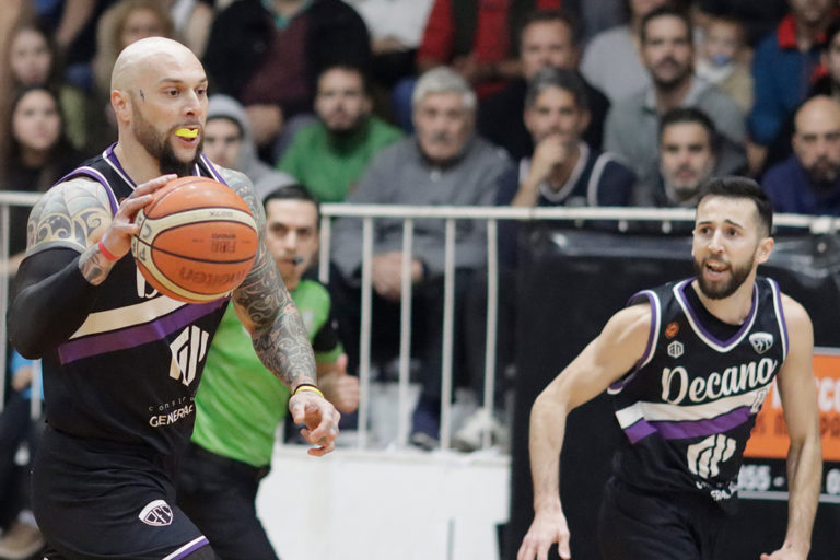 Liga Federal de Básquet: Pico FBC cayó en tiempo suplementario y nuevamente definirá la serie en el Parque “Angel Larrea”
