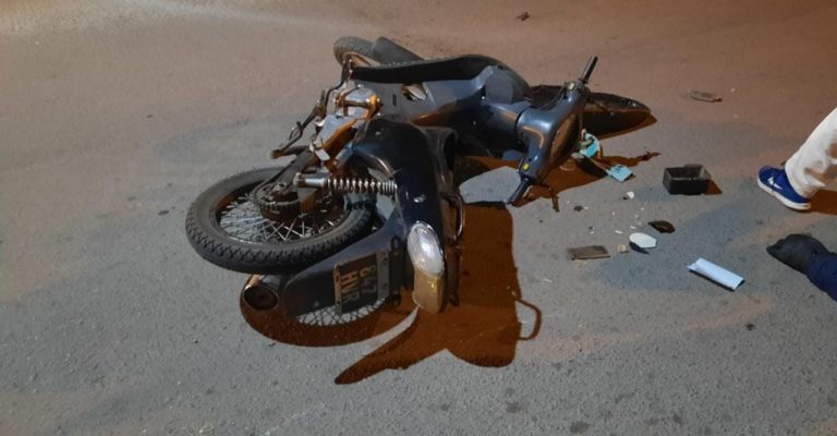 Choque entre moto y auto: El conductor del auto tenía 1,12 de alcohol en sangre