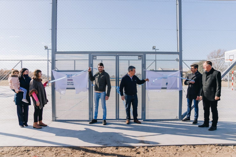 Se inauguró el playón deportivo “Cándido Hilario Palavecino” en Macachín