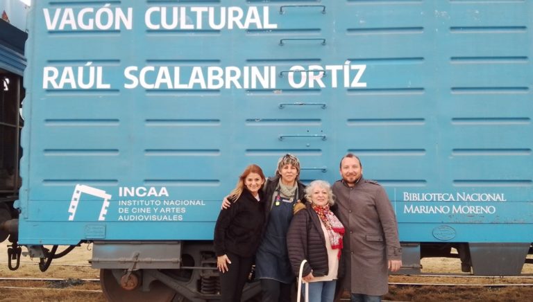 Se inauguró un “vagón cultural” en la formación del tren “Ramón Carrillo”: “La ciudad respira cultura todo el tiempo”