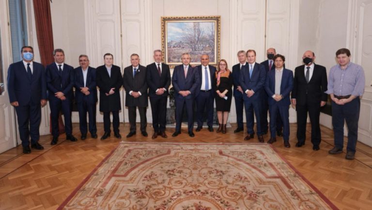 Desde la Liga de Gobernadores le dieron al Presidente su “visión sobre la situación económica producto de la corrida cambiaria”