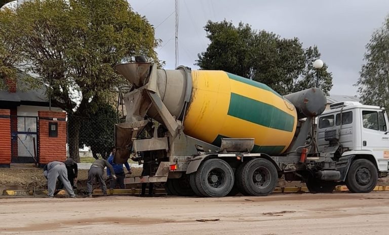 Anguil amplía la zona de cordón cuneta a través del plan “Argentina Hace”