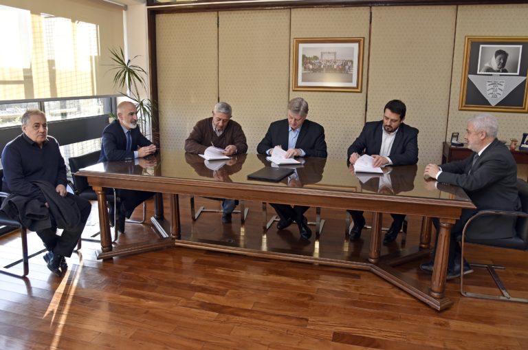 Firmaron el contrato para la repavimentación y reconstrucción del casco urbano de General Pico “seguimos dando respuesta a las necesidades de la ciudad”, dijo Daniel López