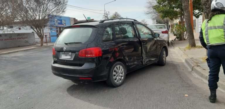 Fuerte choque en calle 18 y 29: Una mujer fue asistida por el SEM