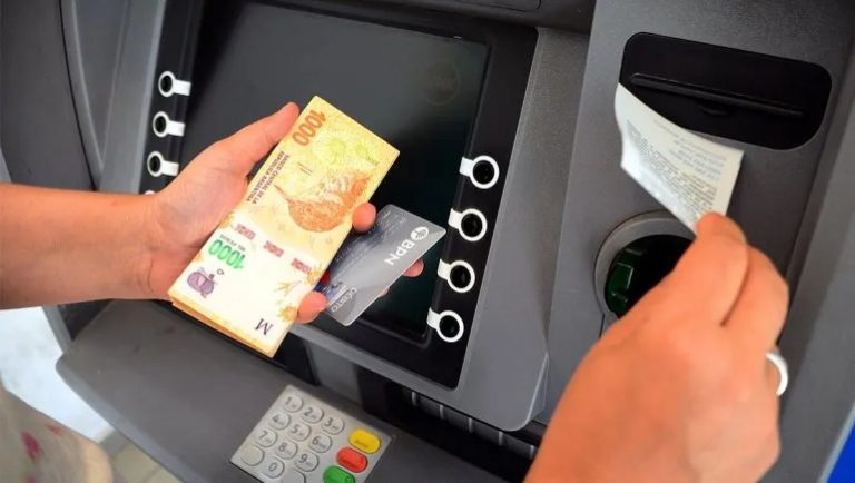 El gobierno provincial activó la segunda cláusula gatillo y los empleados estatales tendrán un incremento del 18 % en Julio