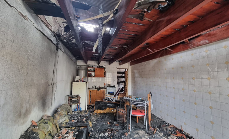 TRAGEDIA EN BARRIO SAN ETELVINO: Se conocieron las identidades de los jóvenes de 17 y 19 años que murieron en el incendio