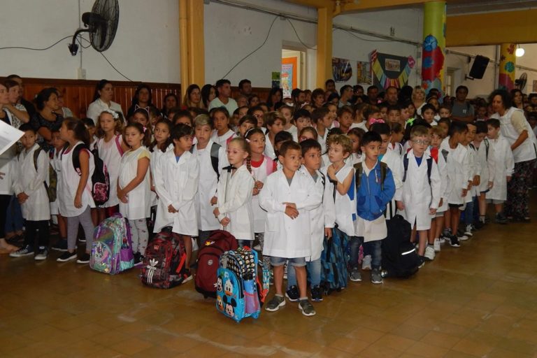 Finalizan las vacaciones de invierno y los alumnos vuelven este lunes a las aulas