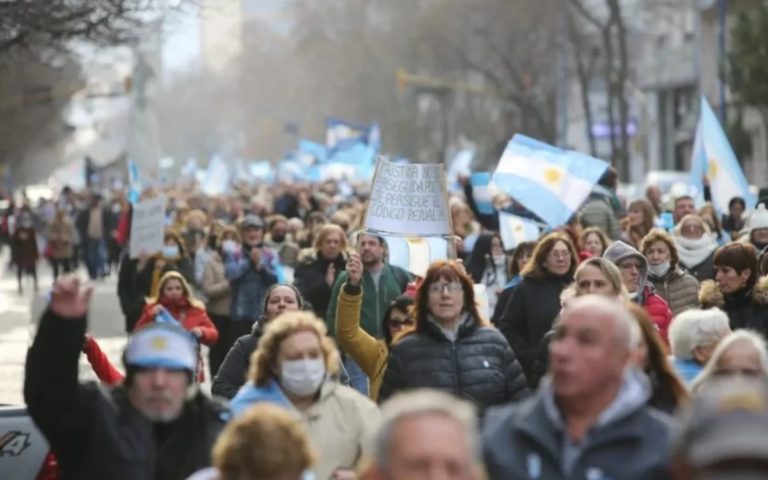 #9J: Hubo “banderazos” y protestas en todo el país contra el Gobierno nacional