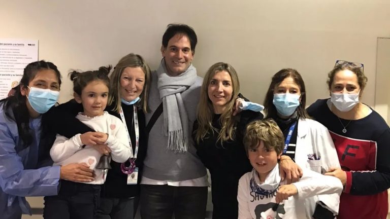 Catalina, la mendocina de cinco años que dio el campanazo y le dijo adiós al cáncer