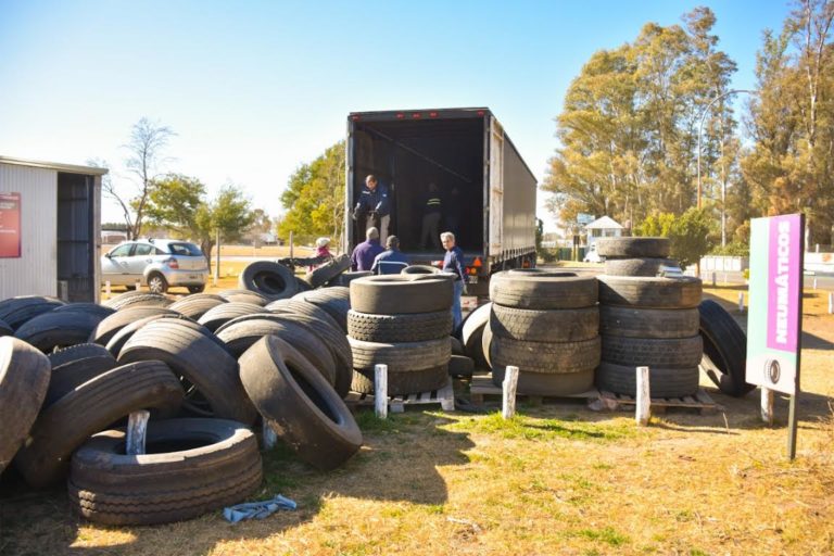 El Municipio piquense envió un cargamento de 12 mil kilos de neumáticos fuera de uso a Córdoba