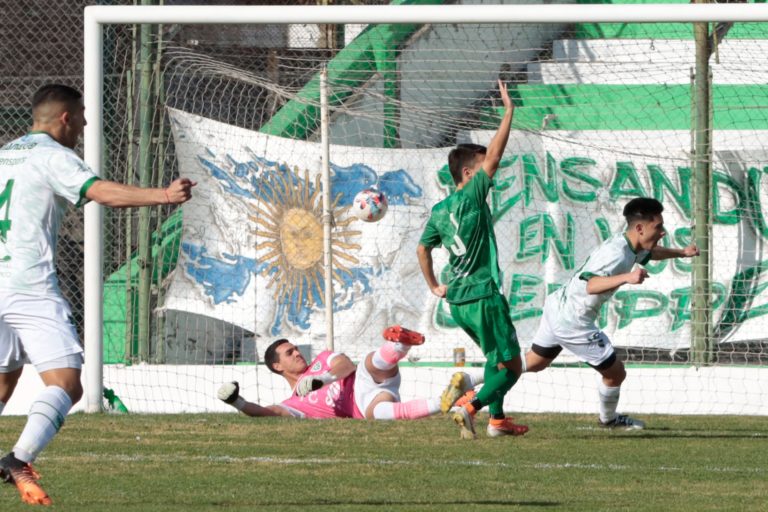 En el debut de Pontiroli, Ferro hizo un enorme primer tiempo y le ganó con autoridad a Desamparados en “El Coloso”