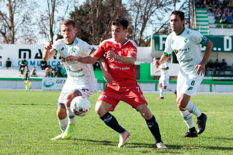 Independiente de Chivilcoy hizo su negocio frente a Ferro y se llevó mucho premio de “El Coloso”