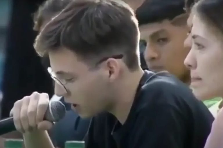 Un joven incomodó a Jorge Capitanich en un acto en Chaco: le pidió dejar de hablar de género y dedicarse a temas relevantes