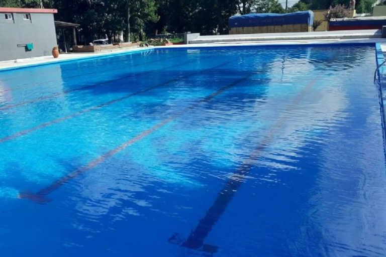 Tragedia en Córdoba: Un nene de 3 años murió ahogado en la pileta de un club mientras festejaban un cumpleaños