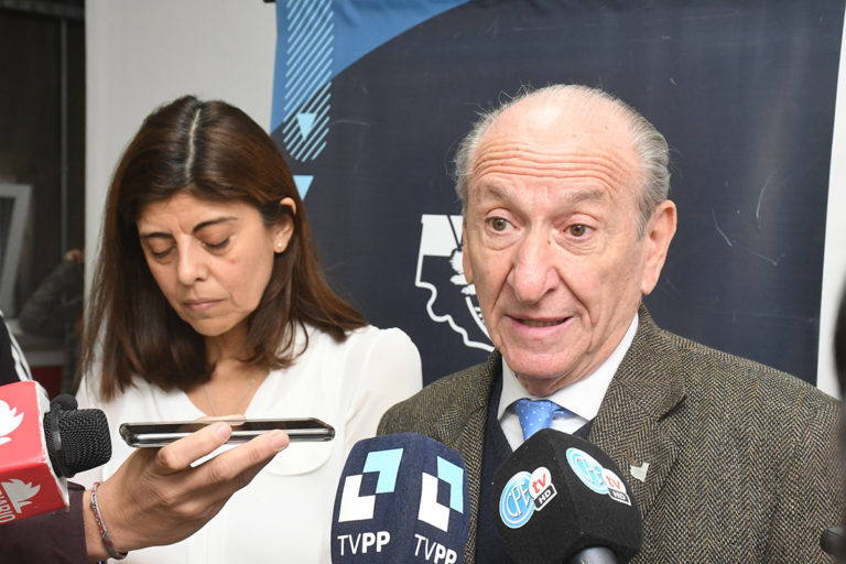 Ministros de Salud de todo el país, incluido Kohan, llaman a vacunar a los niños contra el sarampión, la rubeola, paperas y polio