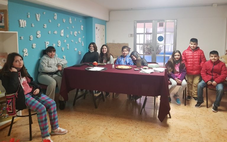 Gran éxito de “Lectaurante”, novedosa propuesta en la biblioteca “José M. Estrada”
